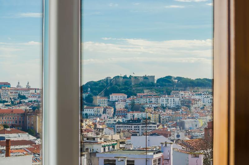 where to stay in lisbon
